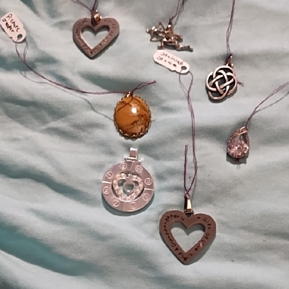 🇺🇸 Clearance 🇺🇸Mixed Lot Of 7 Pendants
